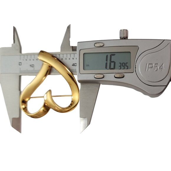 Trifari TM Gold Tone Open Heart Brooch, Signed E986 - Picture 9 of 11